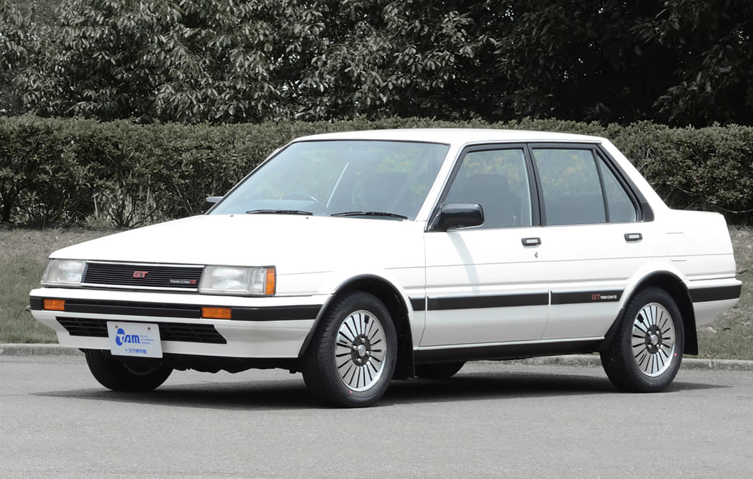 5代目トヨタ・カローラ 4dr
