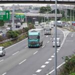【画像】高速道路の「ノロノロ合流」は危険なだけじゃなく違反に繋がる可能性もある！　合流車線は「速やかに加速」が正解だった!! 〜 画像1