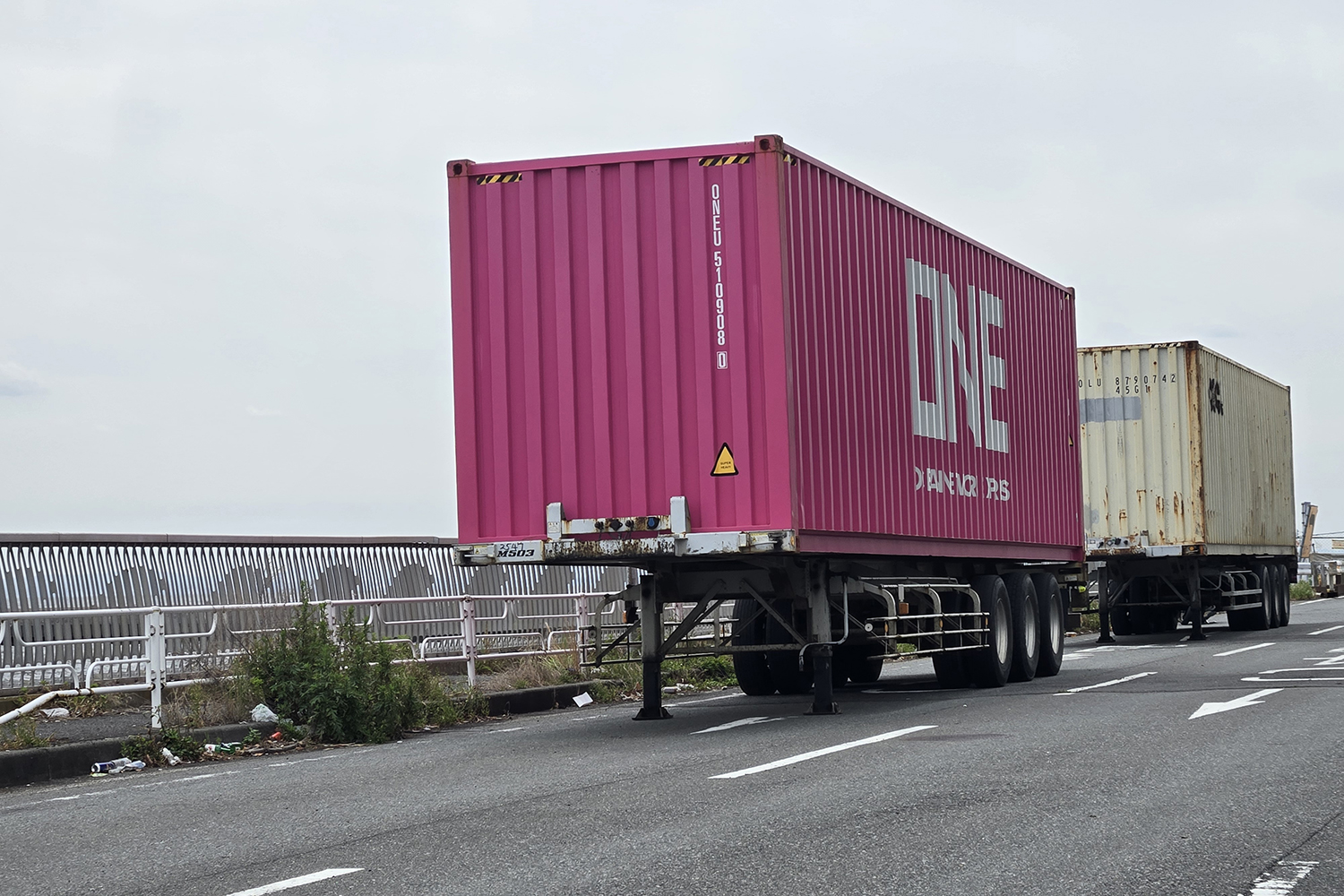 切り離されたトラック