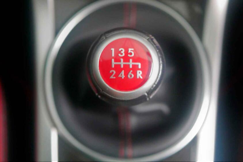 フェアレディＺニスモもWRXも「後出しでMT」ってなんで!?　速すぎてMTが馴染まないイマドキのスポーツモデル事情