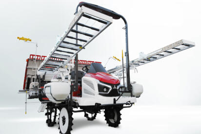 底なし泥濘地の「田んぼ」をスイスイ走行！　「田植え機」はクロカン四駆も真っ青のハイテクオフローダーだった