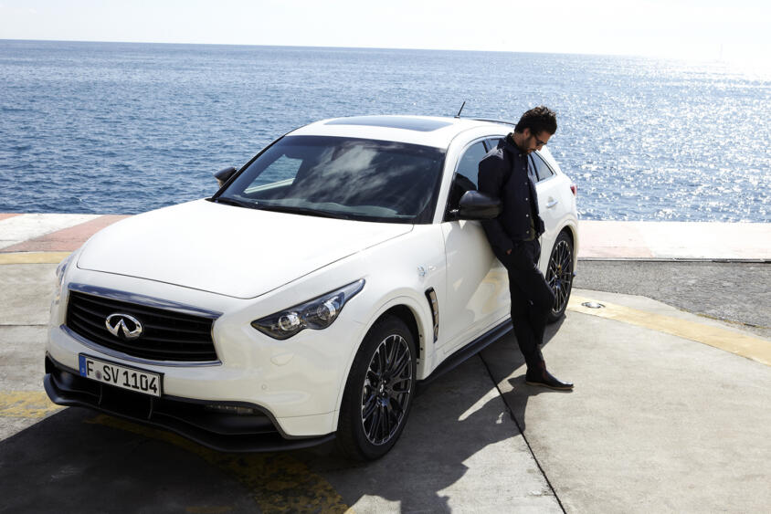 300km/hを目指すもわずかに届かず！　F1王者ベッテルの要望で作られたSUV「FX50ベッテルエディション」に込められた日産の本気っぷり