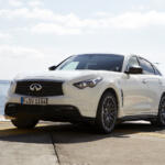 【画像】300km/hを目指すもわずかに届かず！　F1王者ベッテルの要望で作られたSUV「FX50ベッテルエディション」に込められた日産の本気っぷり 〜 画像31