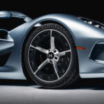 【画像】液晶パネルは皆無でMTで鍵をひねってスタートする6.2リッターV8NA搭載のハイパーカー！　アナログを極めた最新ヘネシー「ブラックバード」は3億7500万円ナリ 〜 画像13
