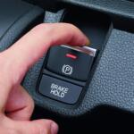 「電動パーキングブレーキ」による快適な運転っぷりに手放せなくなる人続出！　万能装備と思われがちだが「落とし穴」に要注意