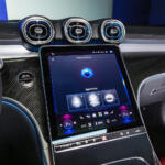 【画像】EV時代にもエンジンを進化させてきたメルセデス・ベンツ！　新型「Cクラス」が新世代ターボで実現した“ラグなし”の衝撃 〜 画像19