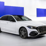 EV時代にもエンジンを進化させてきたメルセデス・ベンツ！　新型「Cクラス」が新世代ターボで実現した“ラグなし”の衝撃