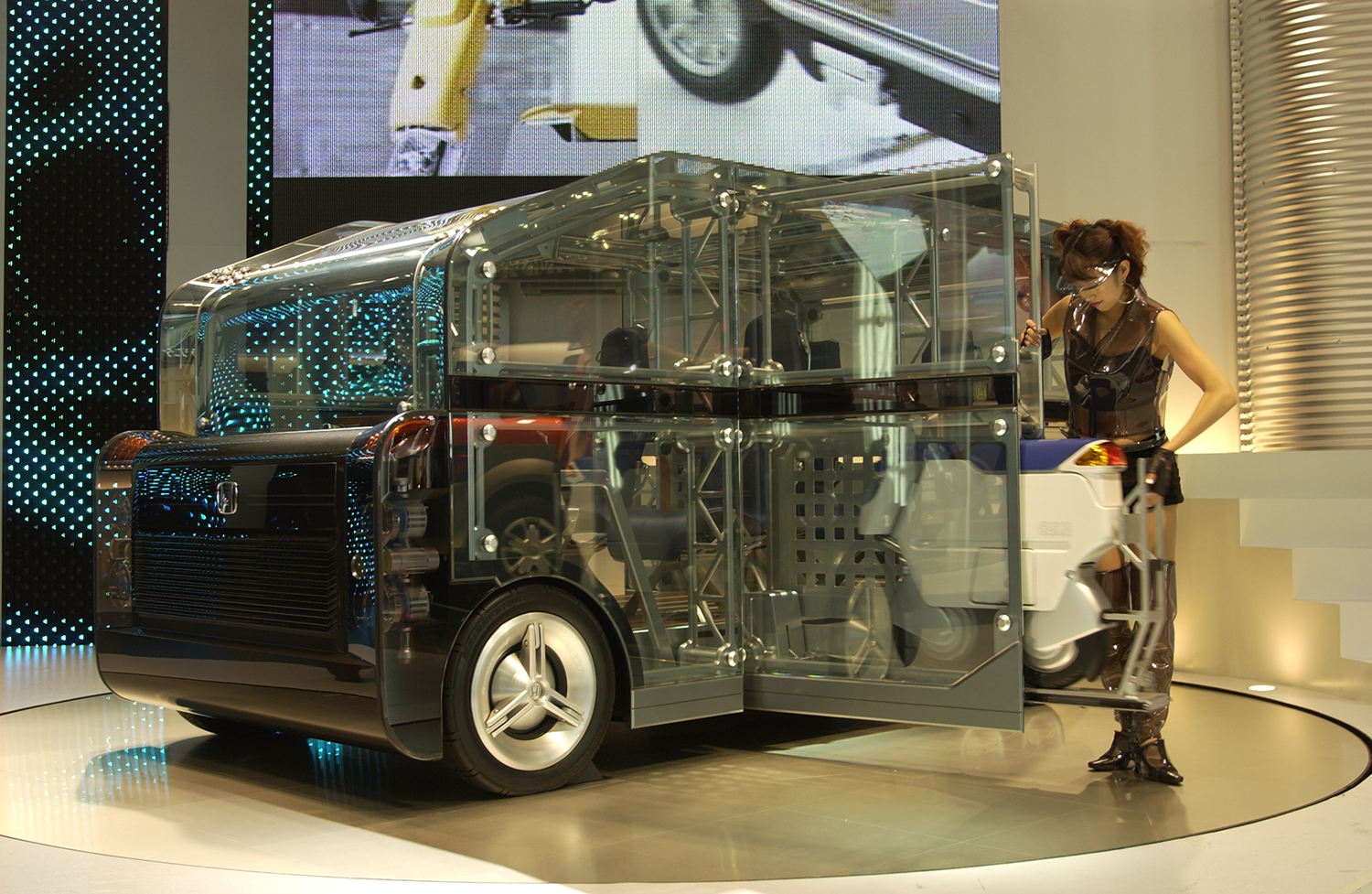 ホンダが2001年に提案した「動くガラスケース」UNIBOX 〜 画像16