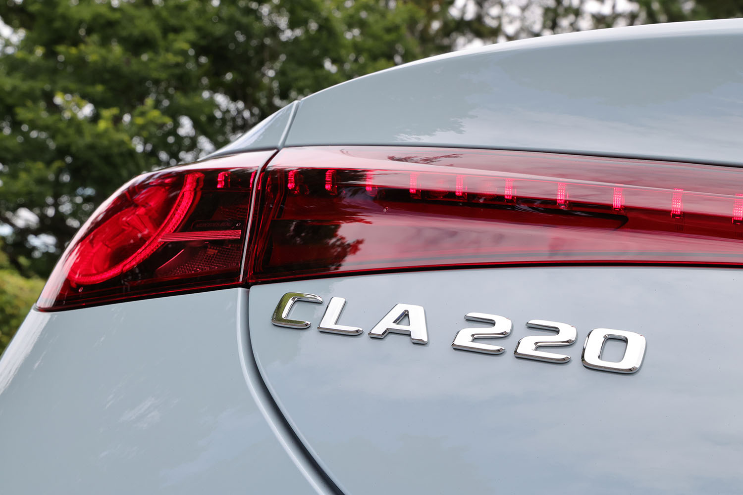 メルセデス・ベンツCLA 220のエンブレム