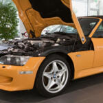 【画像】小型軽量オープンのBMW Z3にV12をぶち込む狂気！　BMWが自ら作った幻の魔改造車 〜 画像12