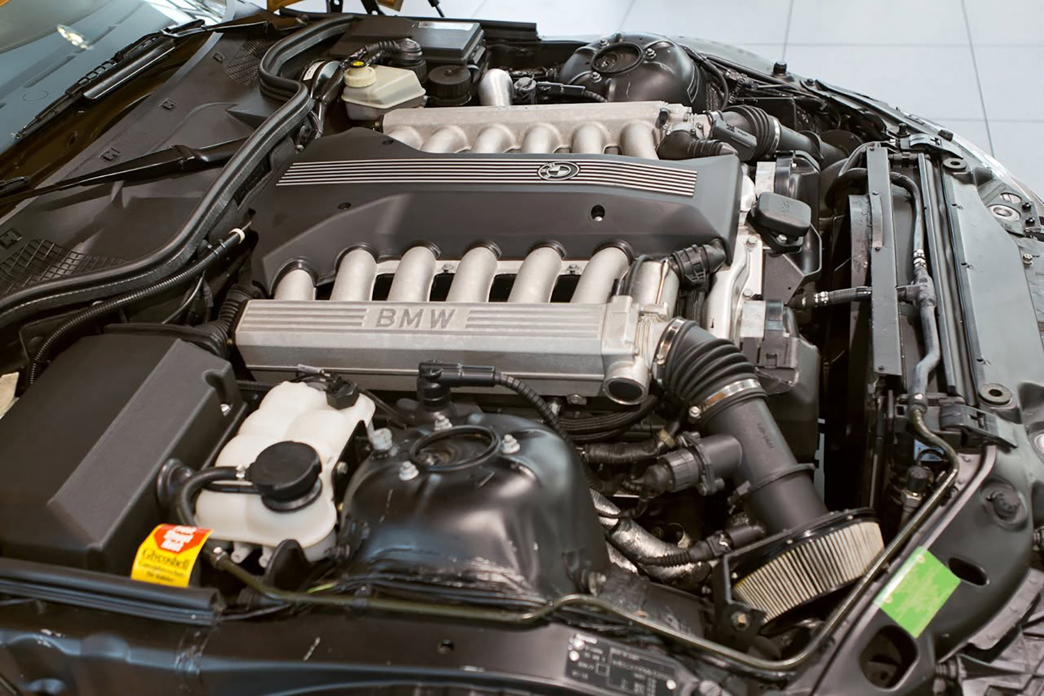 BMW Z3ロードスター V12のエンジン
