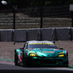 【画像】油にまみれるレース現場でパソコンを見つめる謎の人！　勝敗を裏で操る「レースエンジニア」の深すぎる仕事を直撃取材 〜 画像7