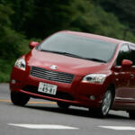 「ミニバンにもセダンにもなる」はいいが、どちらのファンも満足できず！　「マークXジオ」が名車の名を借りるも売れなかった本当の理由