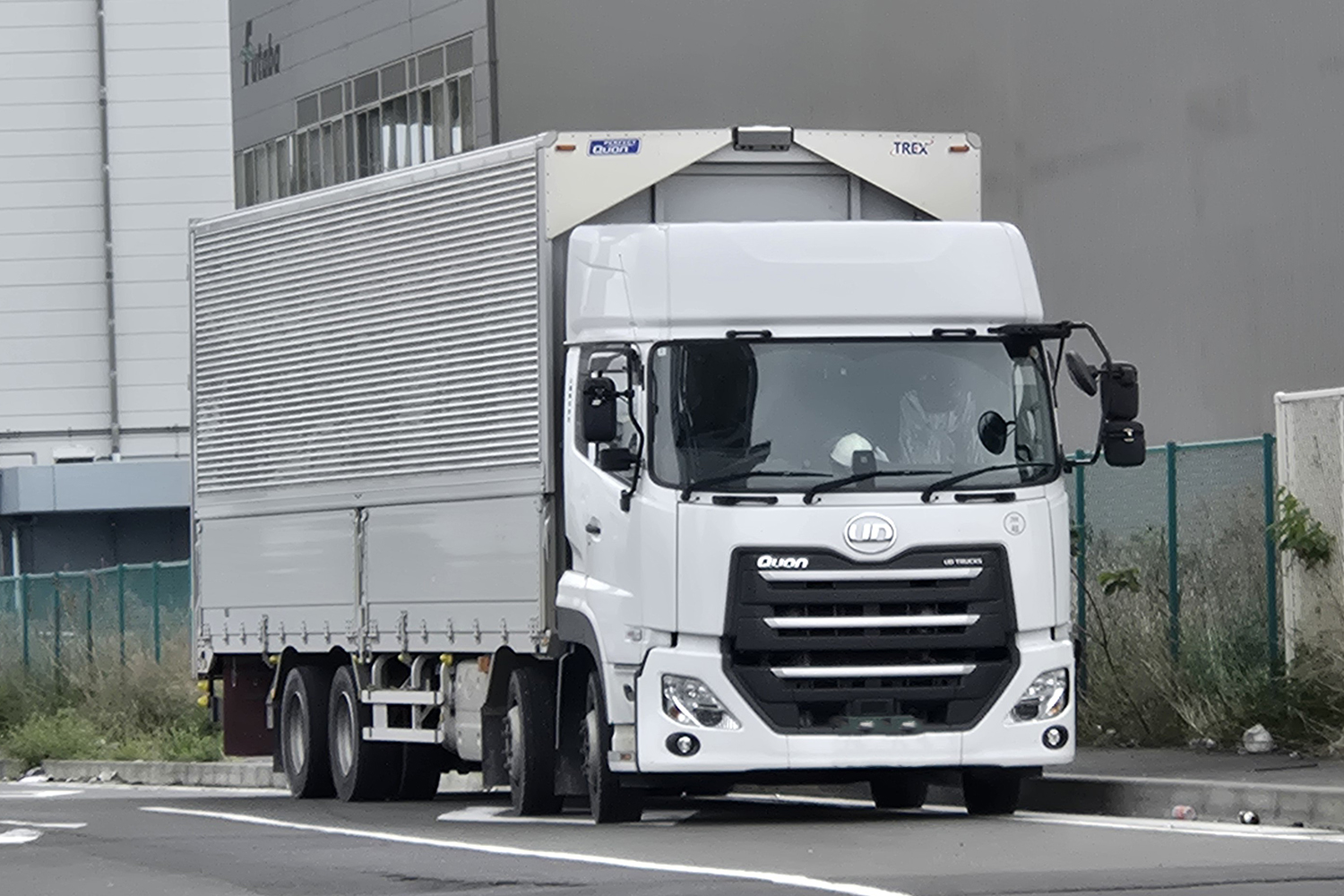 ウイング車のイメージ
