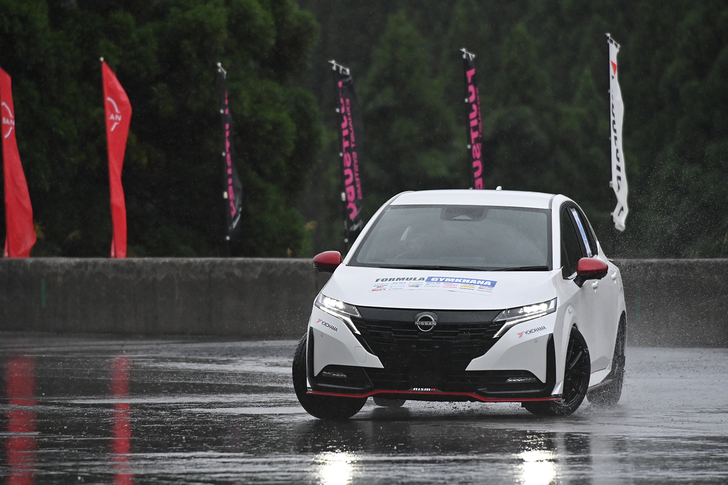 フォーミュラジムカーナRd.３億位武器モーターパークに挑む女子ドライバーの意気込み