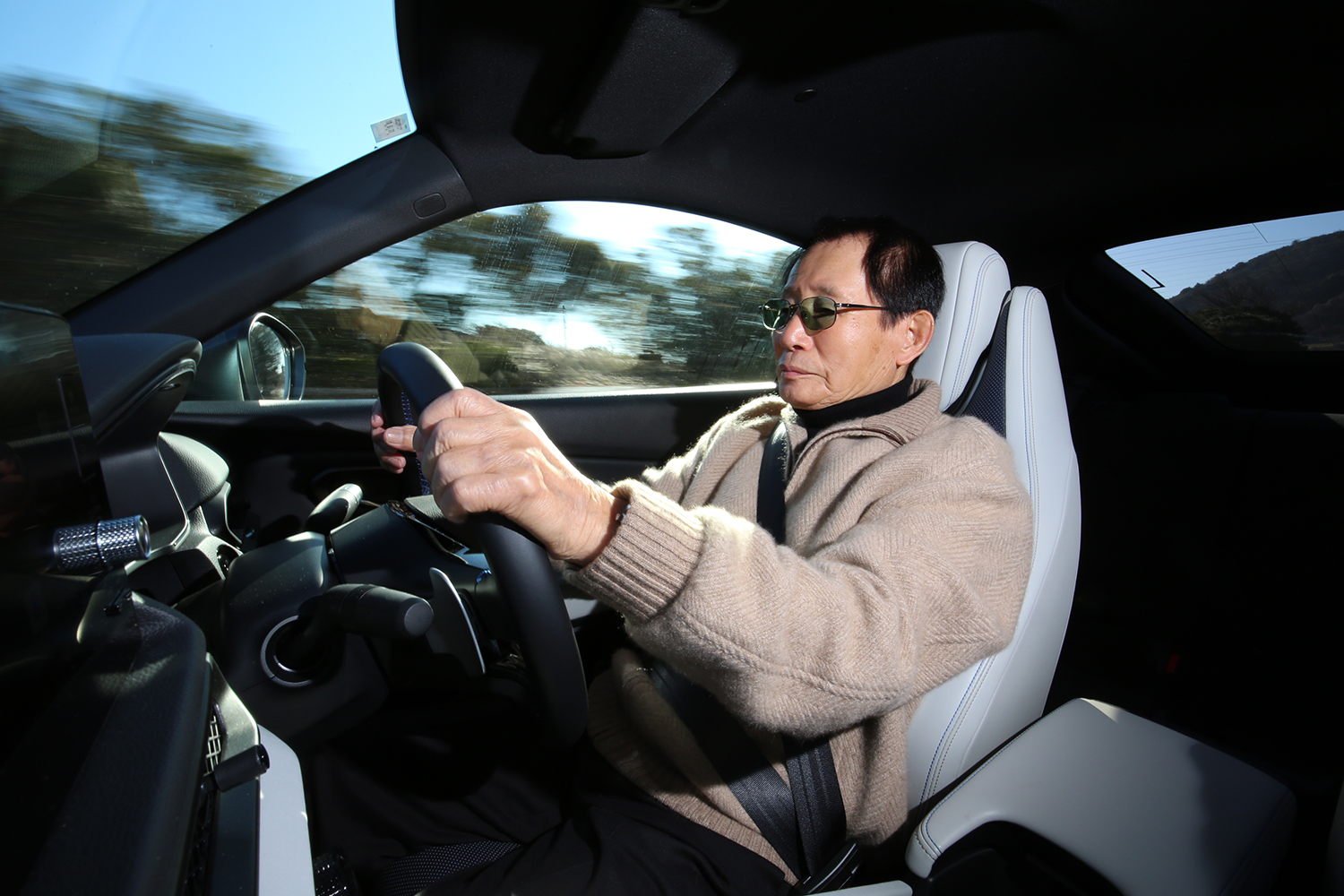 ホンダ・プレリュードを運転する黒沢元治さん