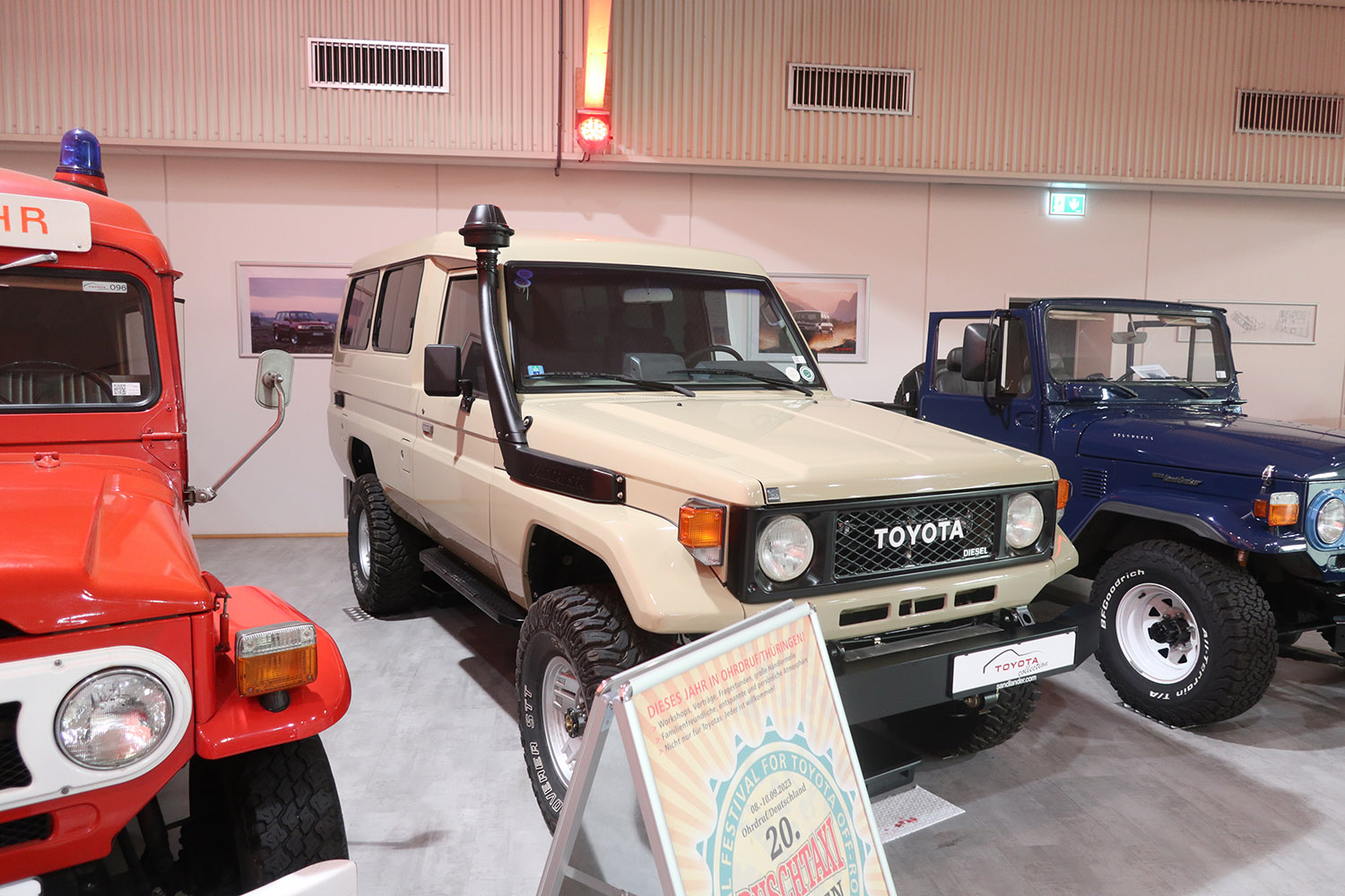 1989 Toyota Land Cruiser 3-Door Troop Carrier Type HJ75