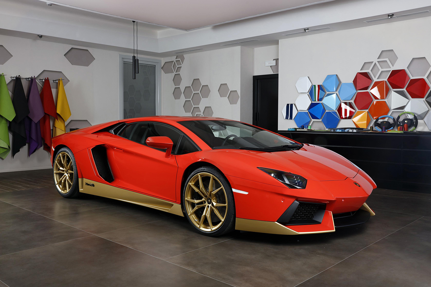 ランボルギーニ・アヴェンタドール LP700-4ミウラオマージュのフロントスタイリング