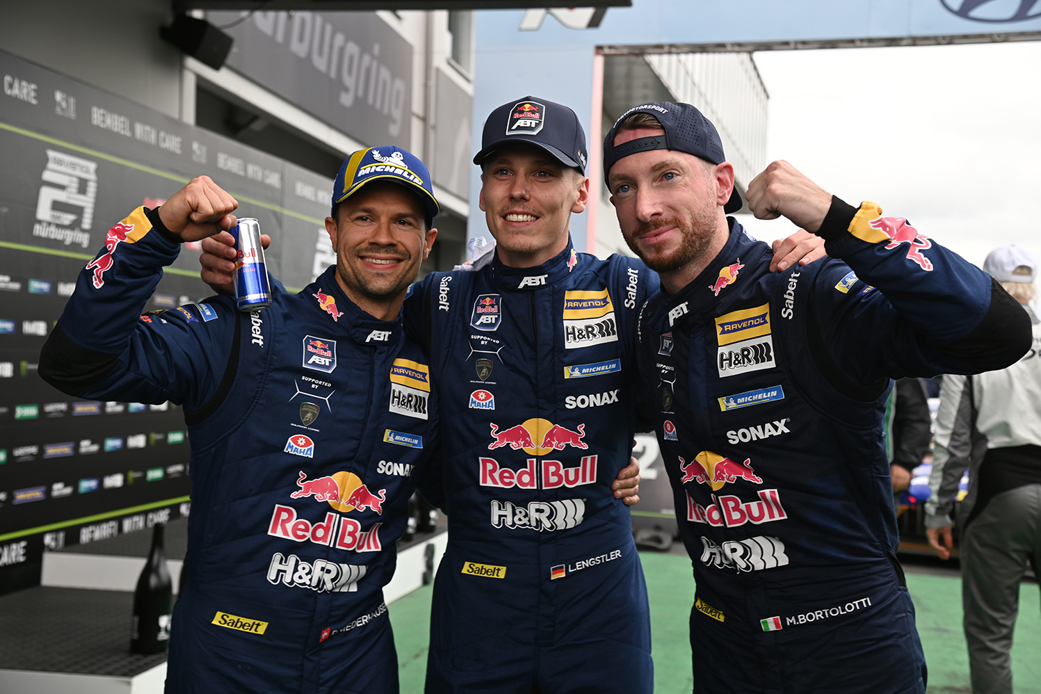 ニュル24時間レースは嘘から生まれたＭ３ツーリングGT3のまさかの総合３位ゲットで大盛況【みどり独乙通信】 〜 画像3