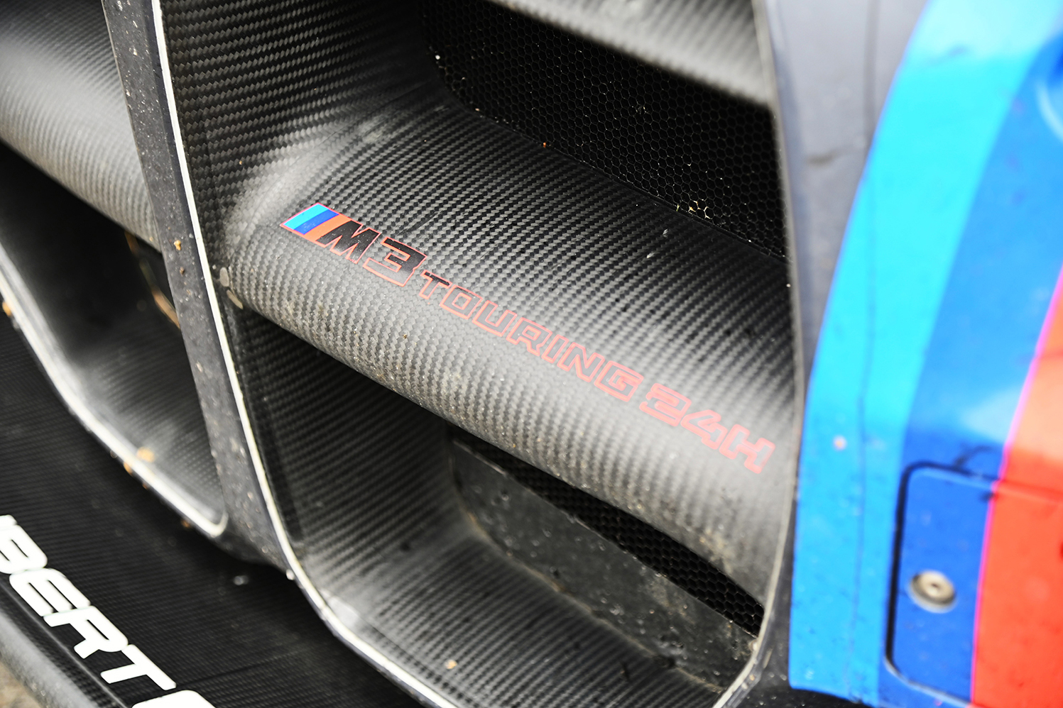 ニュル24時間レースは嘘から生まれたＭ３ツーリングGT3のまさかの総合３位ゲットで大盛況【みどり独乙通信】 〜 画像7