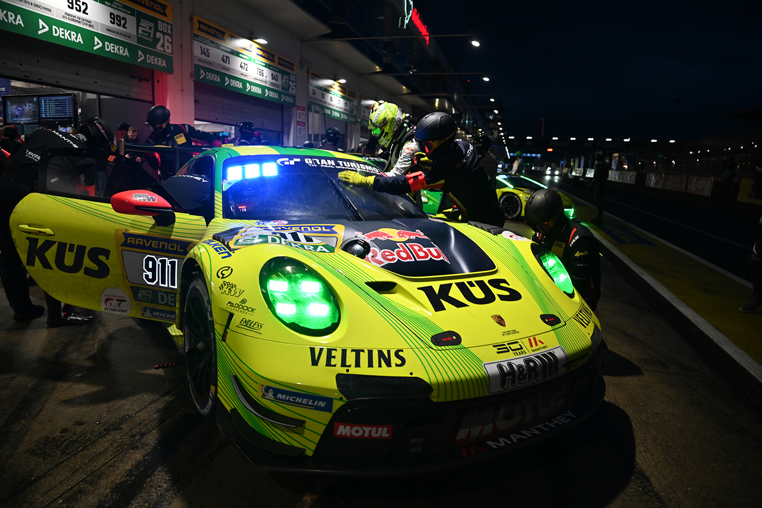 ニュル24時間レースは嘘から生まれたＭ３ツーリングGT3のまさかの総合３位ゲットで大盛況【みどり独乙通信】 〜 画像26