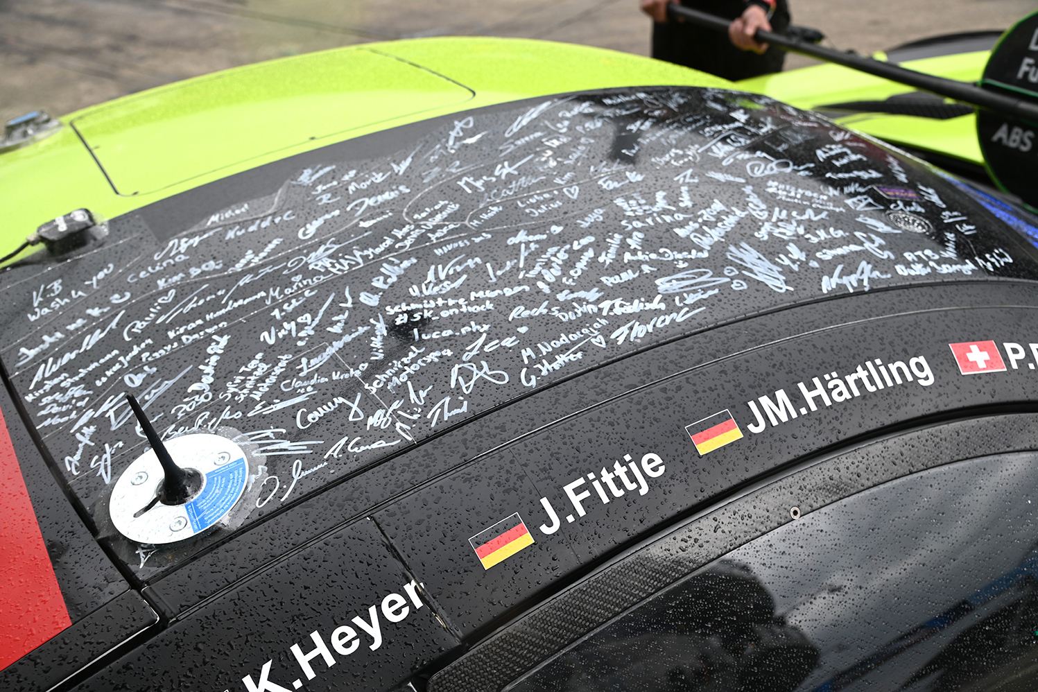 ニュル24時間レースは嘘から生まれたＭ３ツーリングGT3のまさかの総合３位ゲットで大盛況【みどり独乙通信】 〜 画像38