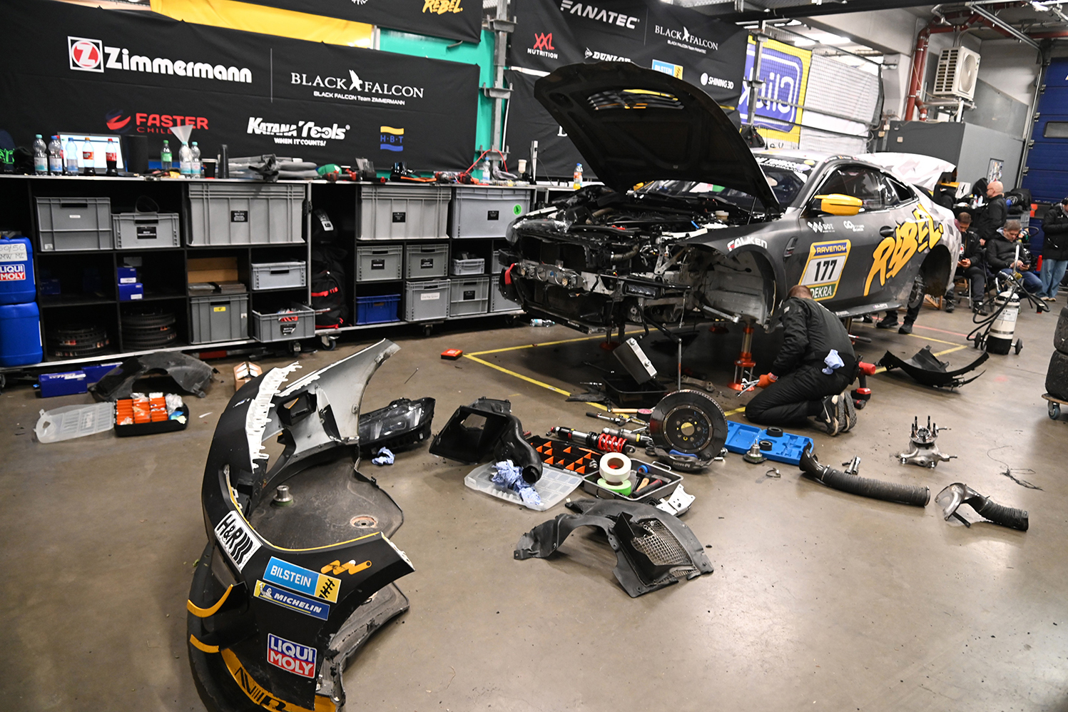 ニュル24時間レースは嘘から生まれたＭ３ツーリングGT3のまさかの総合３位ゲットで大盛況【みどり独乙通信】 〜 画像45