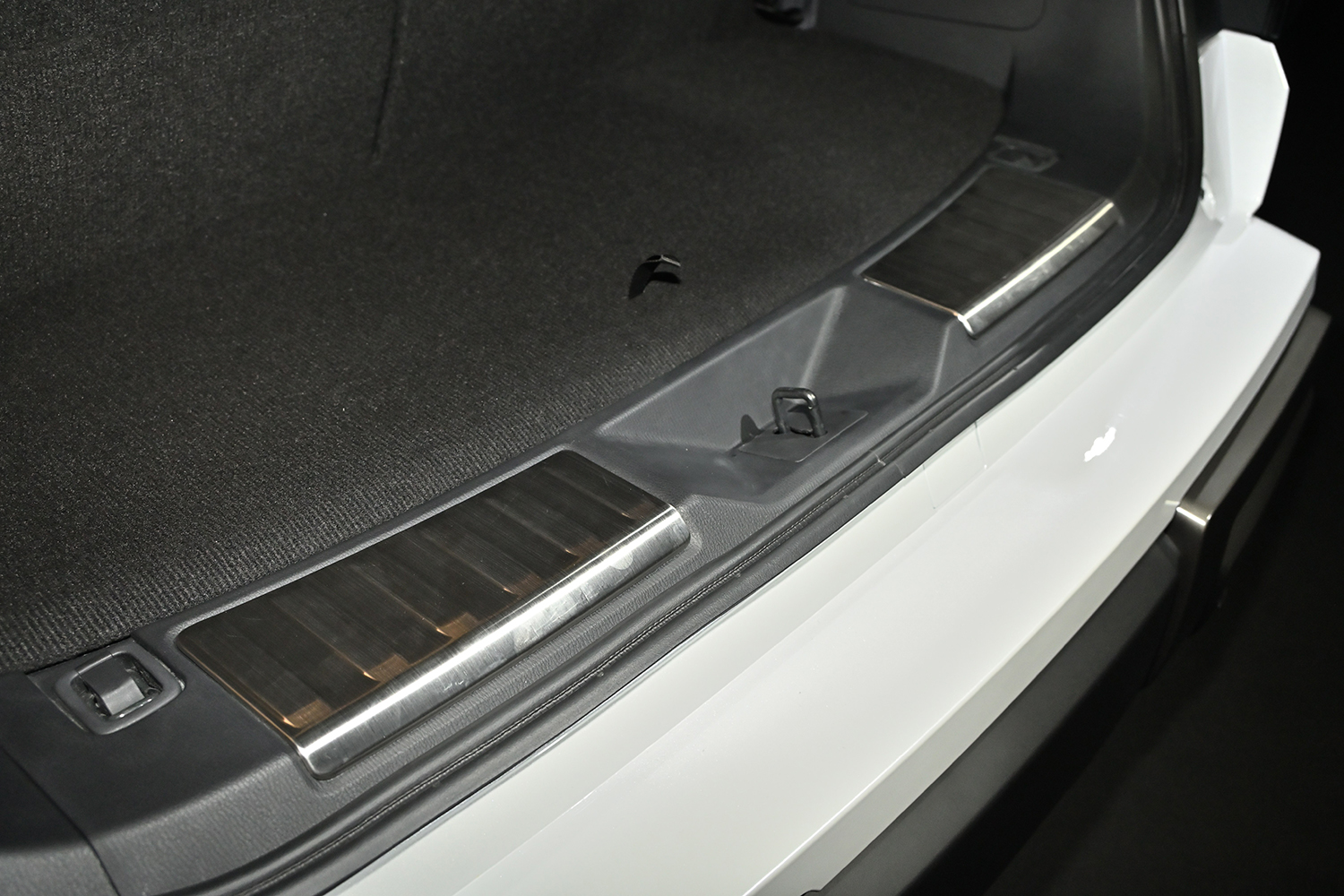 新型パジェロのタイ仕様純正用品車が「日本でも欲しい」と思わせる完成度だった 〜 画像24