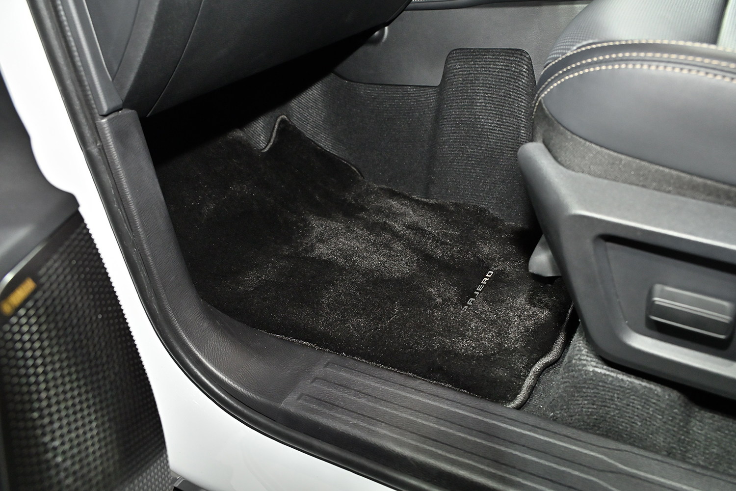 新型パジェロのタイ仕様純正用品車が「日本でも欲しい」と思わせる完成度だった 〜 画像28