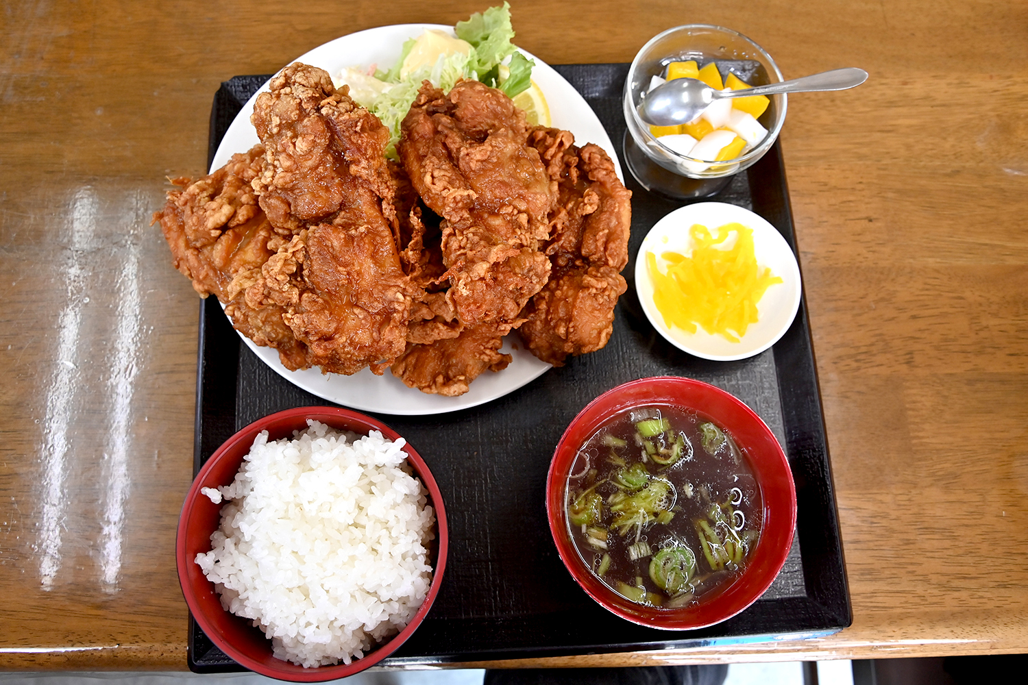 ますや食堂の唐揚定食