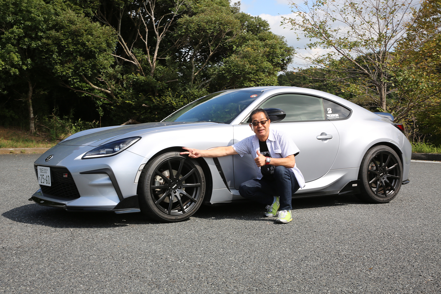 KINTO MOSKINのGR86と土屋圭市さん