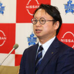 【画像】横浜スタジアムのベイスターズ戦は「リーフでリリーフ」！　新型リーフがベイスターズ仕様のリリーフカーに変身 〜 画像30