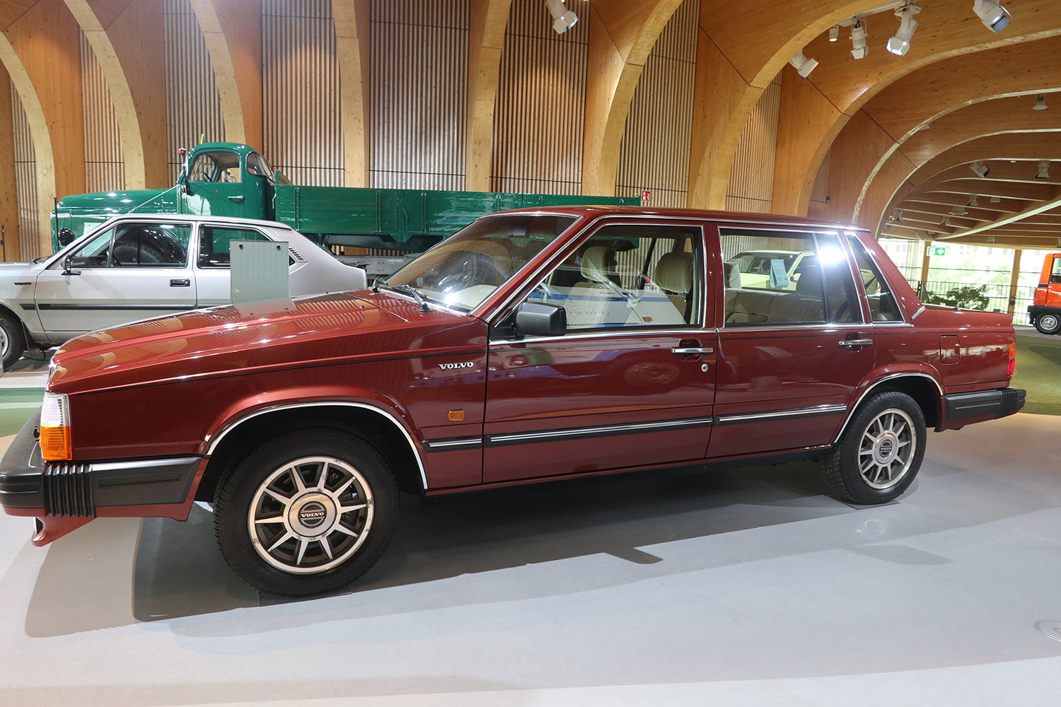 1982-90 Volvo 760 GLE 4-Door Sedan