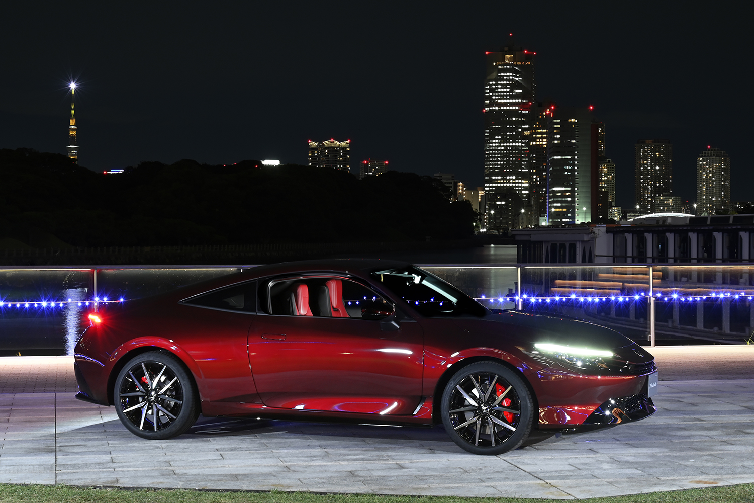 ホンダ・プレリュード2027リミテッドエディションのサイドビュー