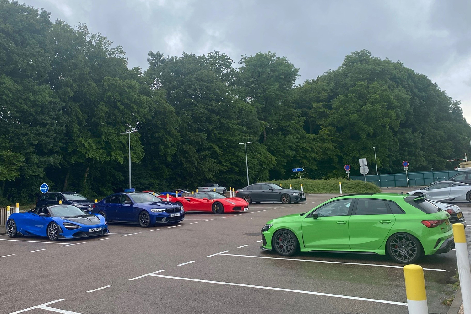 サービスエリアで遭遇したスーパーカーの集団 〜 画像4