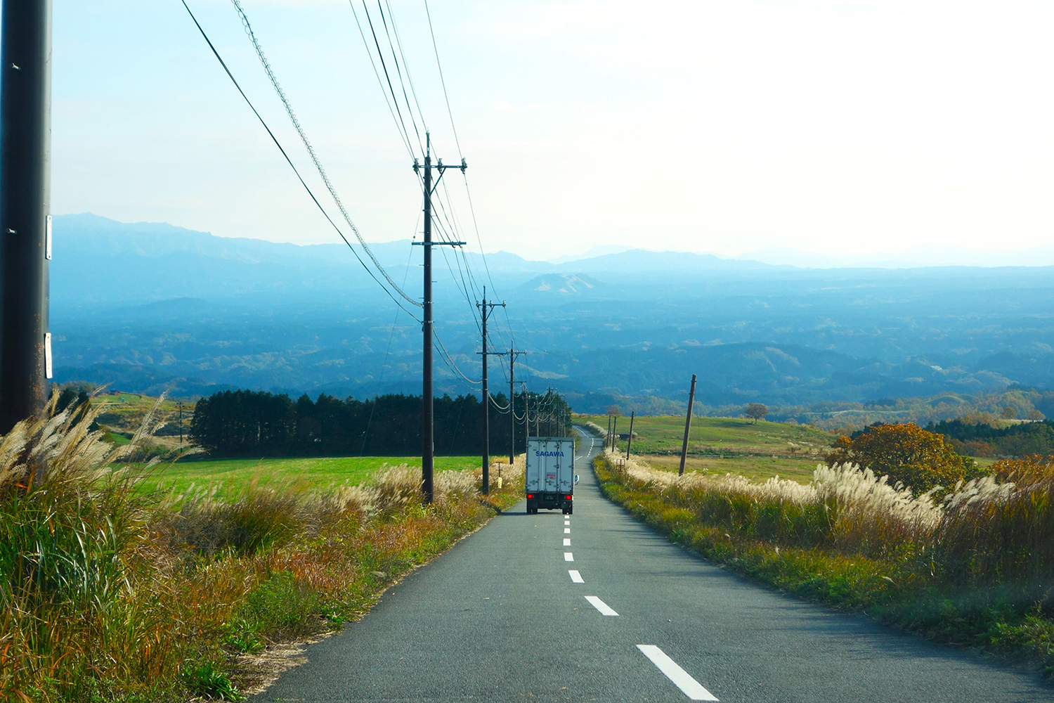 真っ直ぐな道路