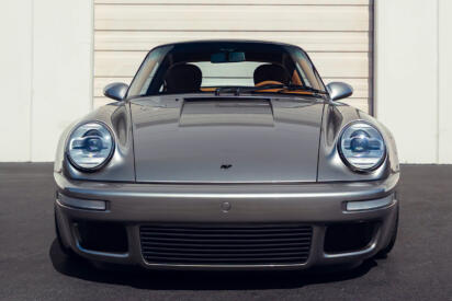 ちょっと古い911に見えるが「完全別物」。RUFが放つ最高速340km/hの完全オリジナル車「エーラ」の凄まじい中身