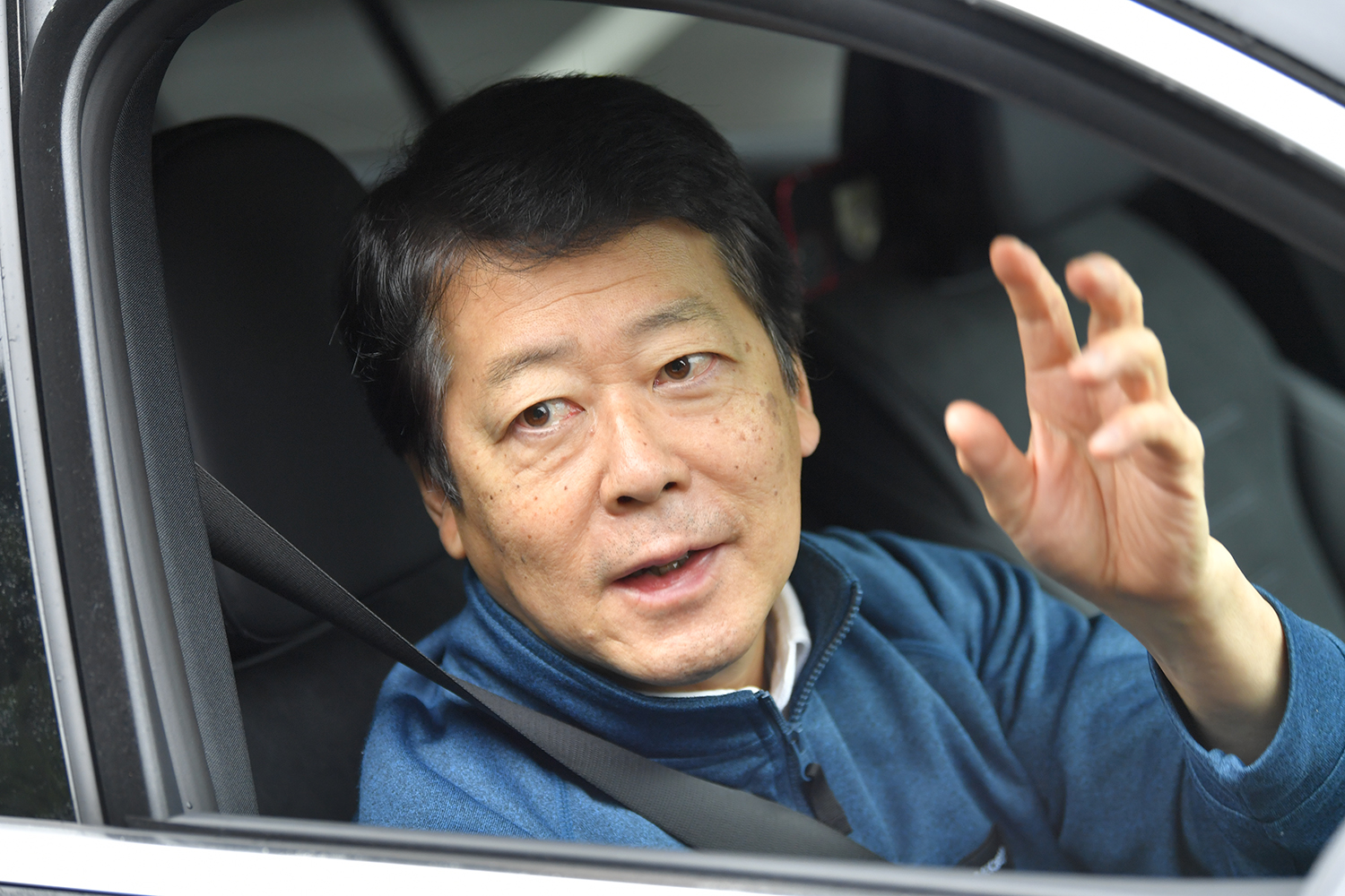 レーシングドライバーの中谷明彦さん