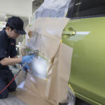 【画像】「入庫」の必要なし……はいいけど愛車はキチンと直る？　話題の「出張型板金」を試してみた 〜 画像14