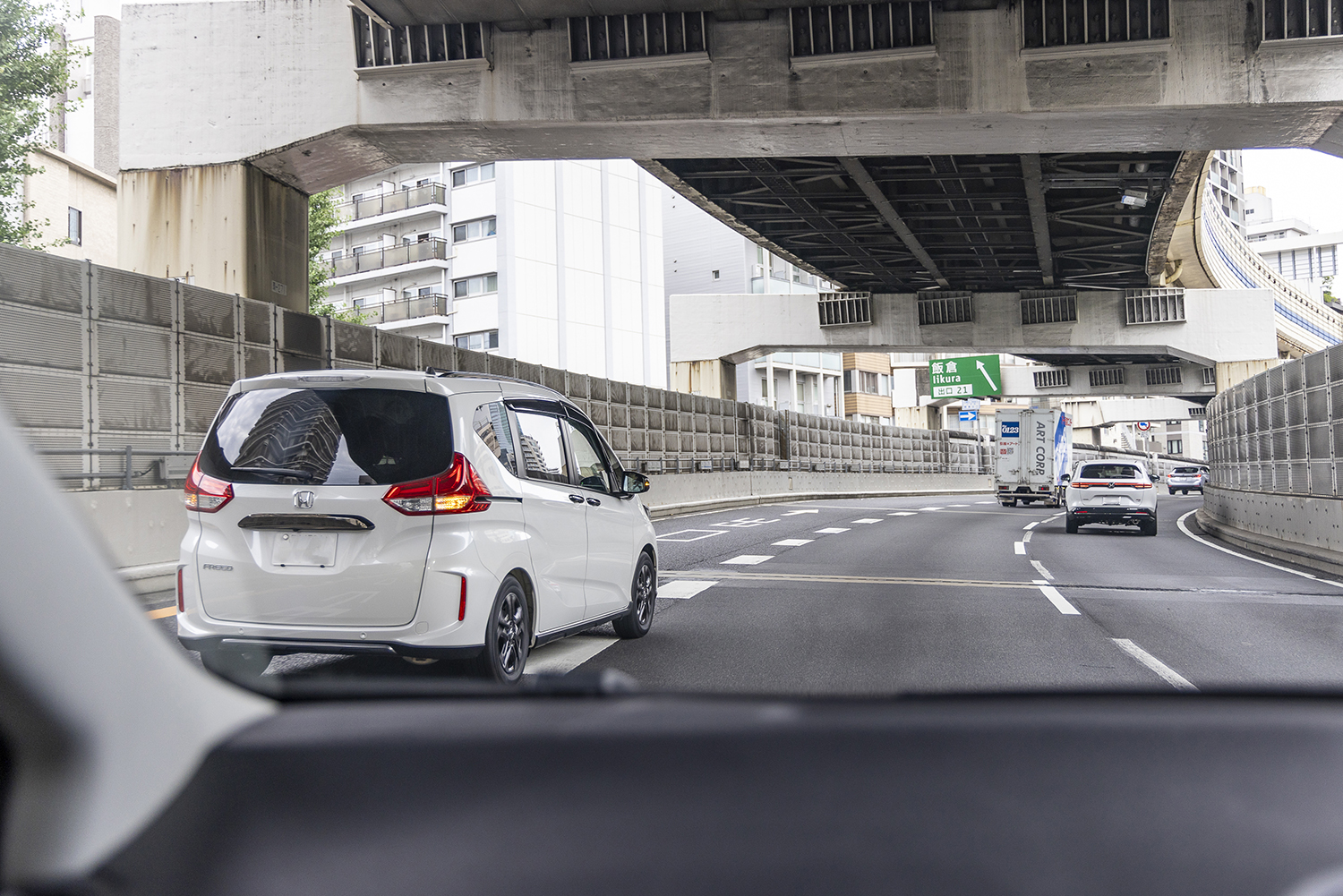 クルマ同士の事故で「過失ゼロ」になりにくい理由とは 〜 画像29