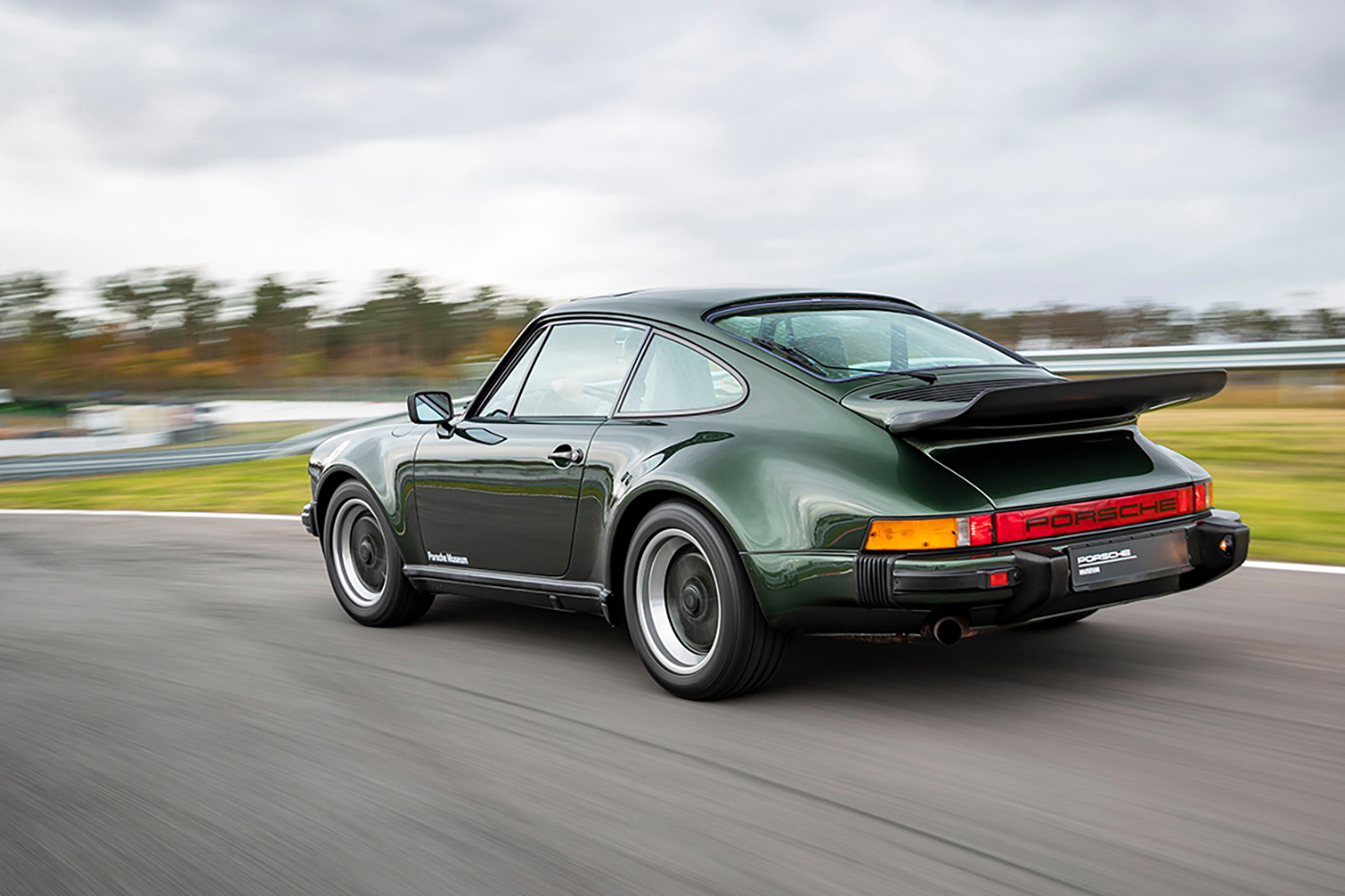ポルシェ911ターボの走行