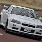 【画像】生産終了のR35GT-Rと極上のR34GT-Rを乗り比べて語る！　ドリキンが次期型GT-Rに期待するもの【土屋圭市 峠賛歌】 〜 画像28