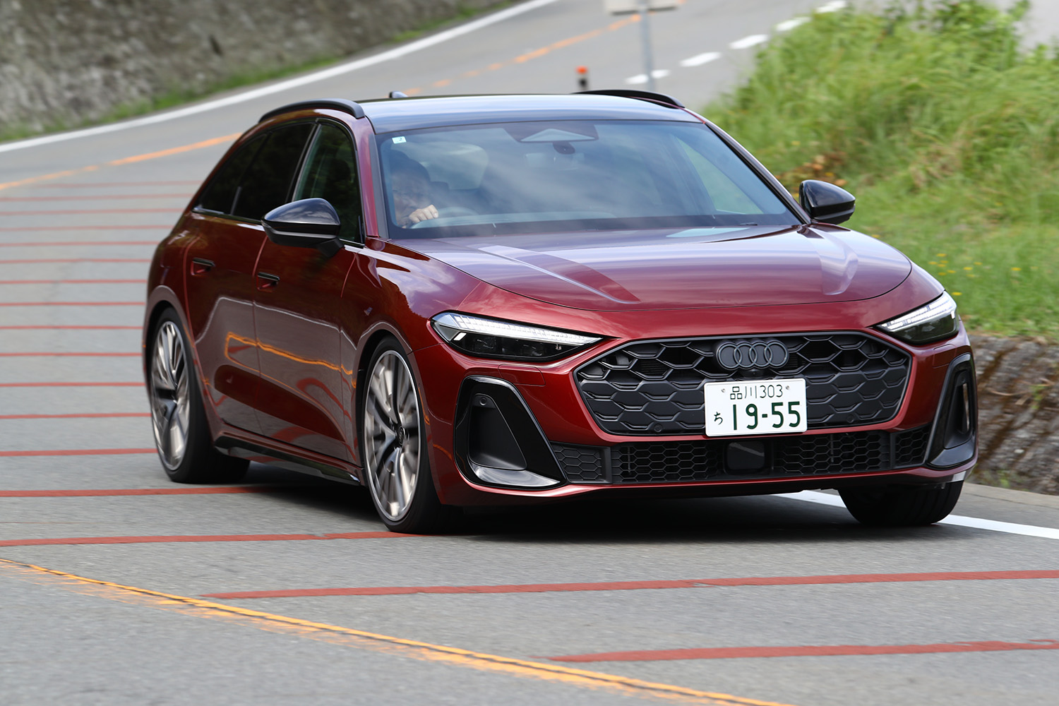 アウディS5アバントの走り