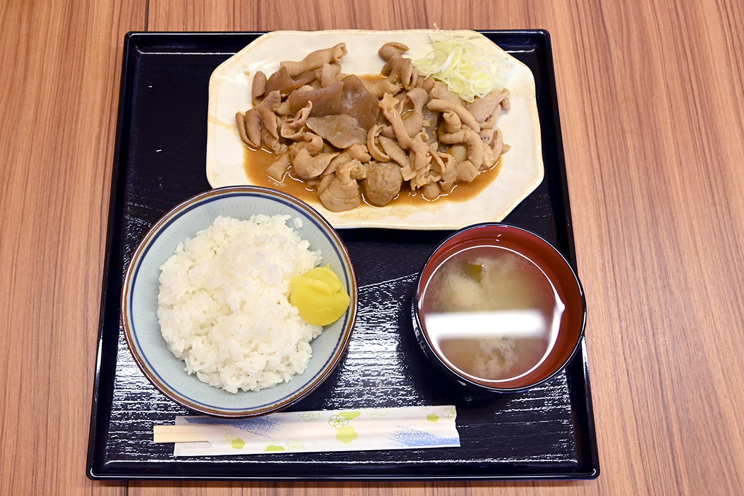 「安西食堂」は米もネギも味噌汁もおかわり自由の盛り放題セルフサービス【Ｐ専食堂】