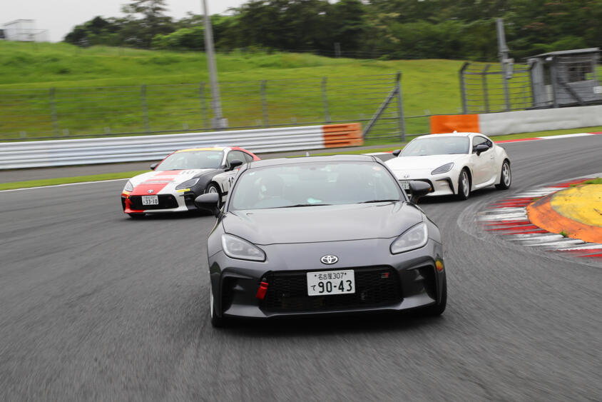 GR86のレース車両に「AT」が登場！　プロ３名がMT車とガチ混走テストをしてわかった“1.5秒のタイム差”の中身