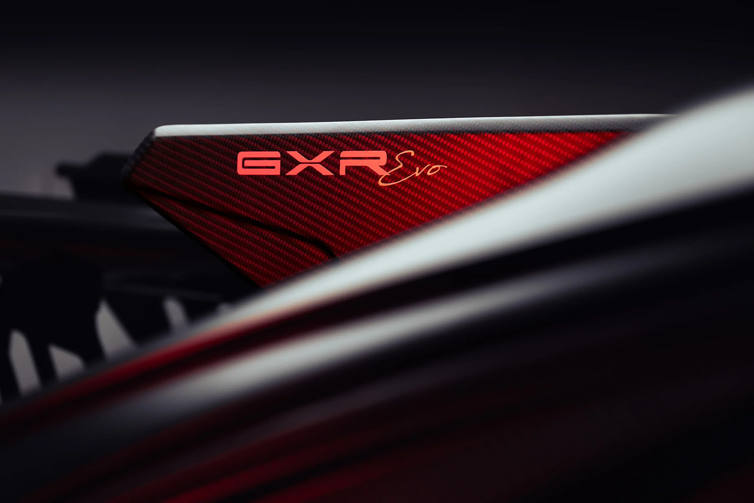 モントレーで公開された２億円超の「ギュンターワークスGXR-Evo」は究極のレストモッドだ 〜 画像25