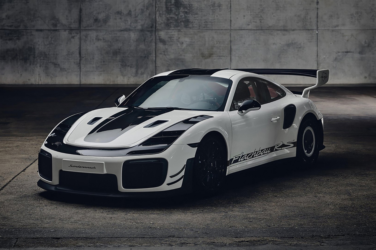 ポルシェが911 GT2 RSを魔改造した「フラッハバウRS」は数億円レベルの究極ワンオフモデル 〜 画像4