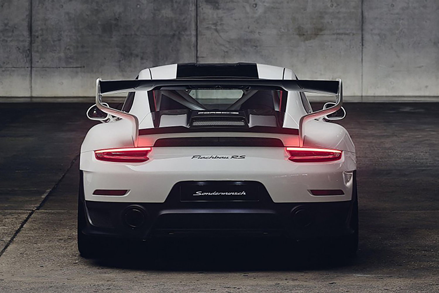 ポルシェが911 GT2 RSを魔改造した「フラッハバウRS」は数億円レベルの究極ワンオフモデル 〜 画像6