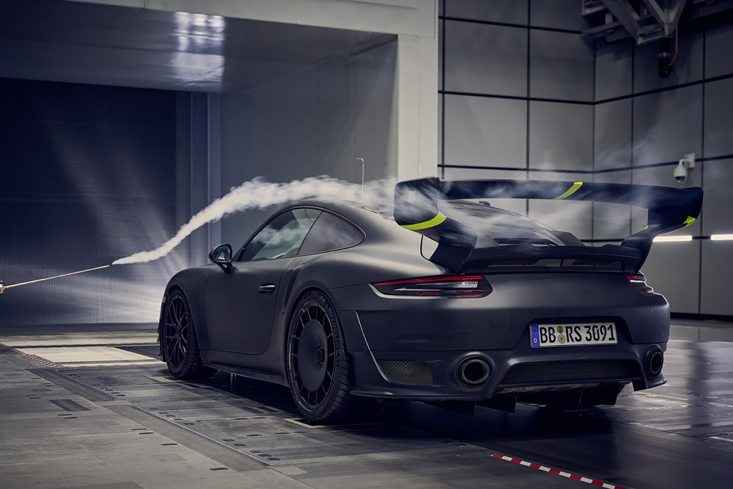 ポルシェが911 GT2 RSを魔改造した「フラッハバウRS」は数億円レベルの究極ワンオフモデル 〜 画像13
