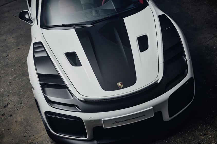 丸目を捨てた911はモビーディックの再来！　ポルシェが本気で作った「911 GT2 RS」ベースのワンオフモデルが過激すぎる